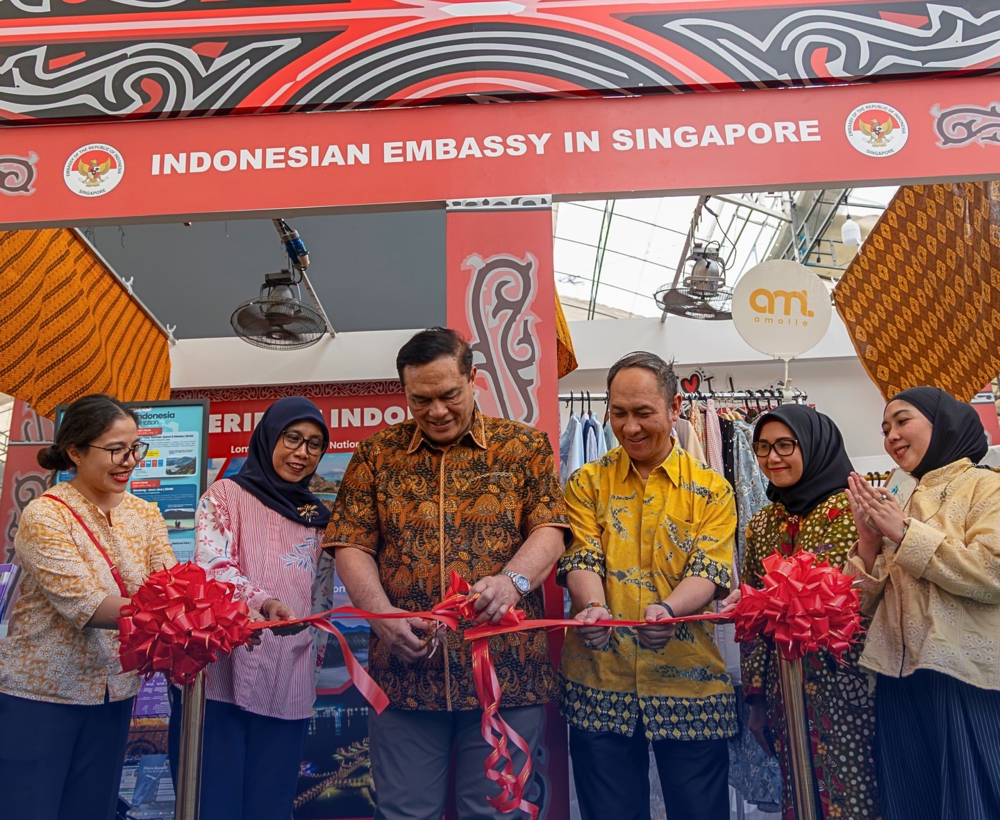 Paviliun Indonesia di Ramadan Bazaar Singapura: Modest Fashion Ikut Unjuk Gigi