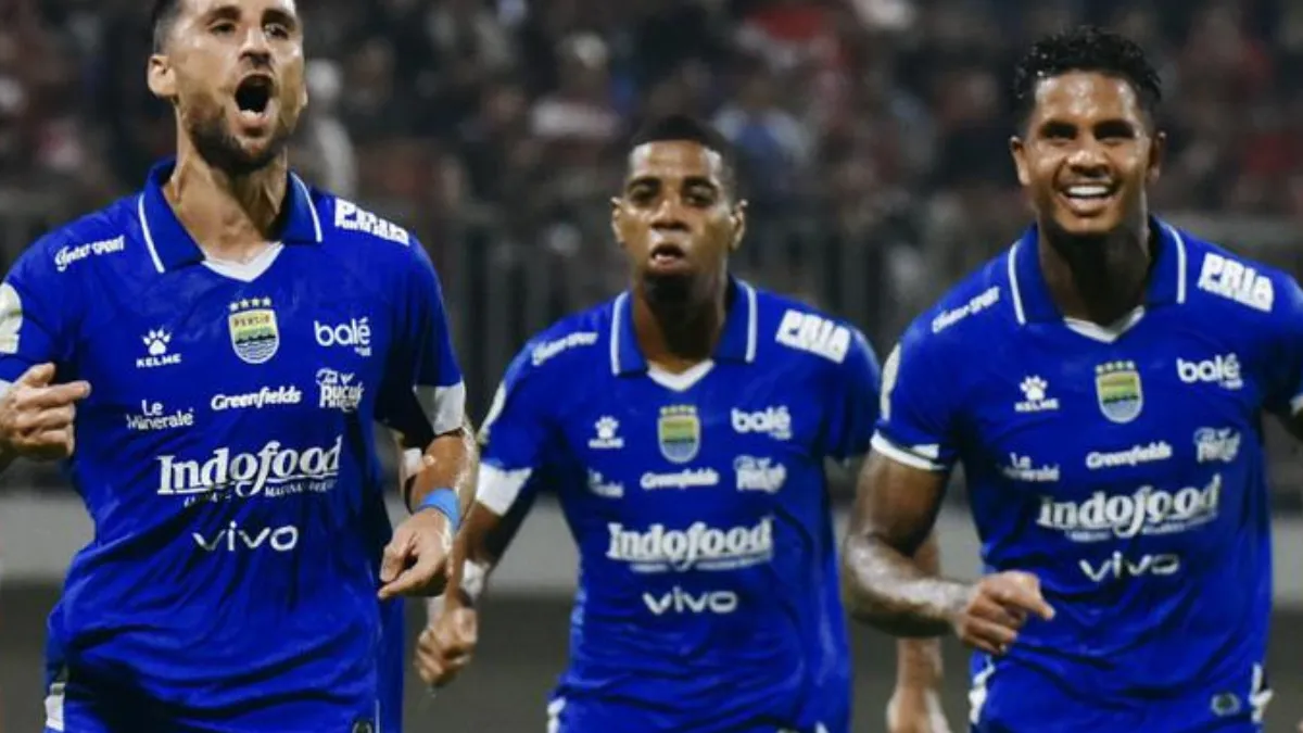 Persib Bandung Kokoh di Puncak Usai Tekuk Persik Kediri 3–0