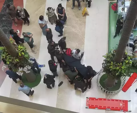 Seorang Pria Diduga Bunuh Diri di Pondok Indah Mall 2