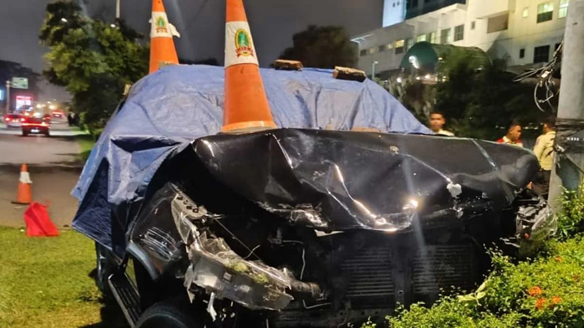 Tragis! Minibus Tabrak Motor di Pantai Indah Kapuk, 2 Tewas dan 7 Luka-Luka