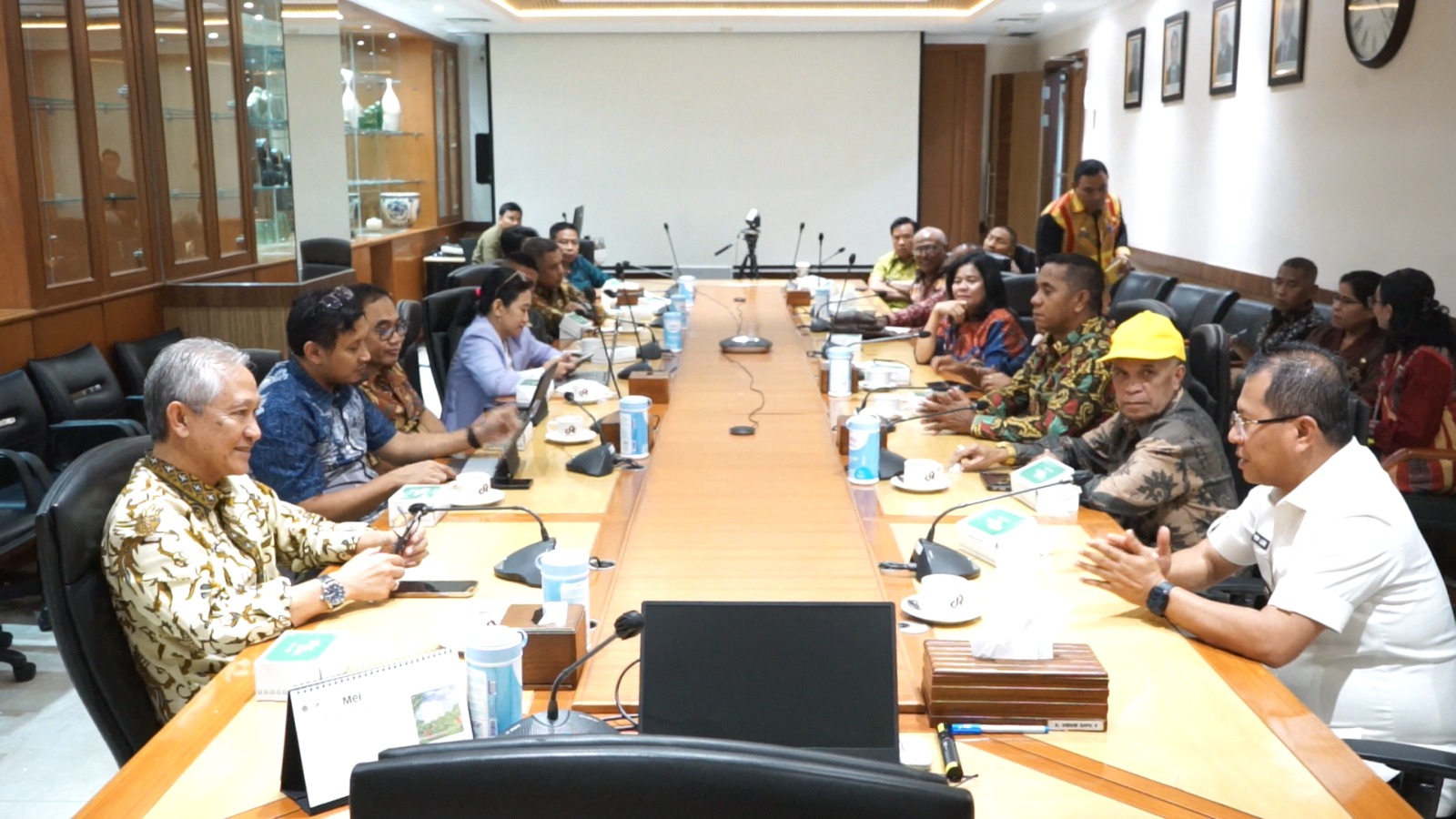 Bupati Kupang Yosef Lede bersama Pimpinan DPRD berkunjung di Kementrian Keuangan RI untuk membahas dukungan anggaran Kemenkeu kepada Pemkab Kupang