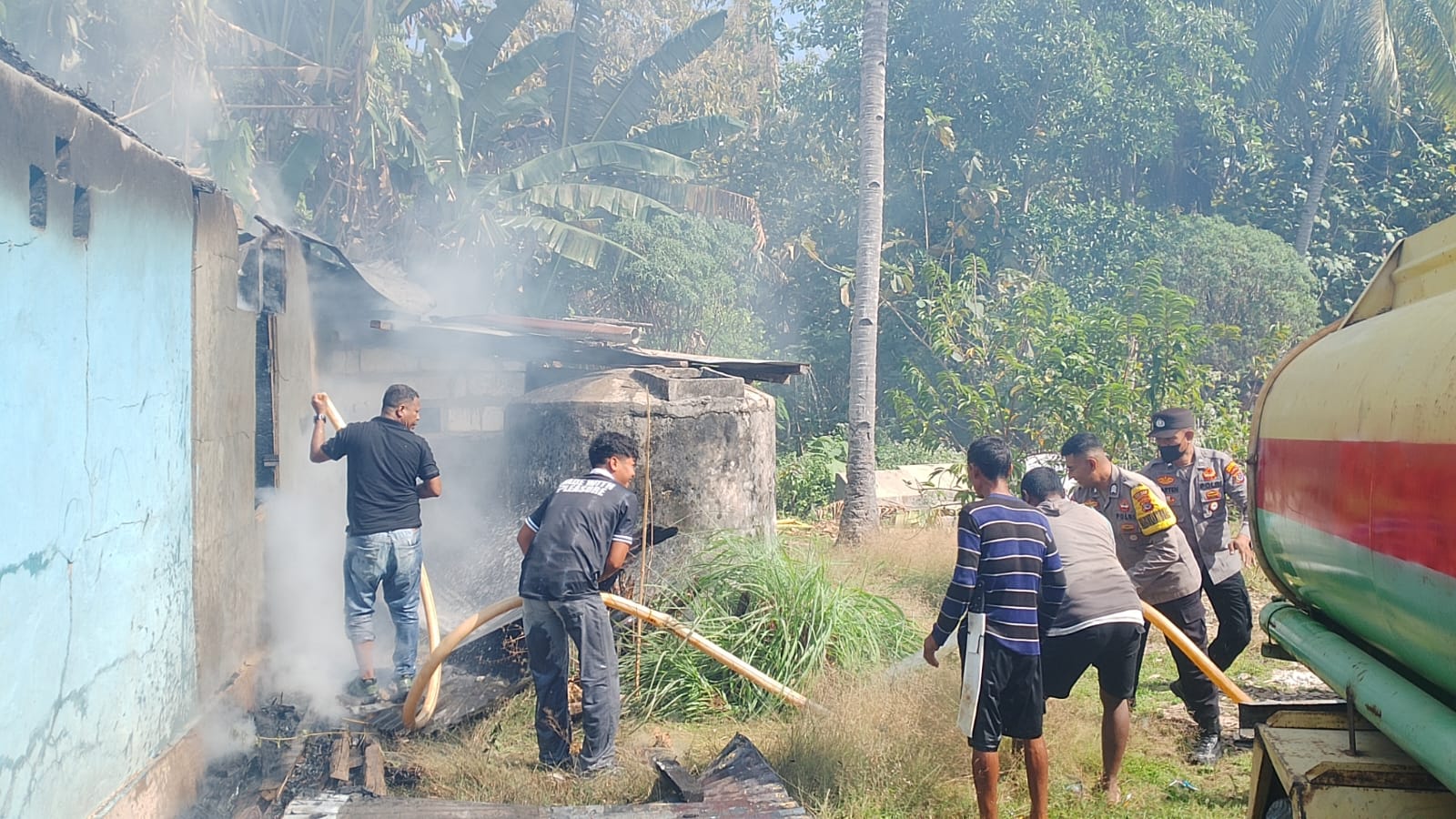 Rumah Terbakar di Rote Ndao, Polisi Nekat Tabrak Api dan Merilis Kerugian Fatal Dialami Korban