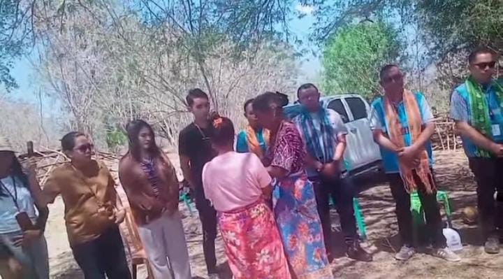 Sebuah momen bersejarah yang terwujud berkat kolaborasi warga, petugas PLN, serta dukungan dari Kajari Kota Kupang, Yupiter Selan, S.H., M.Hum